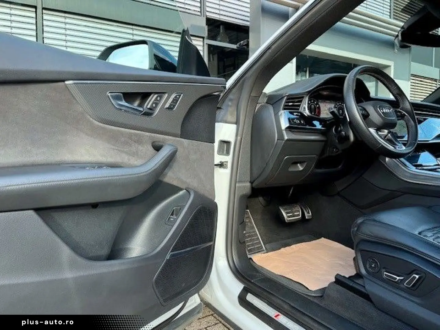 AUDI RSQ8 4.0 TFSI MATRIX HUD B&O PANO 23