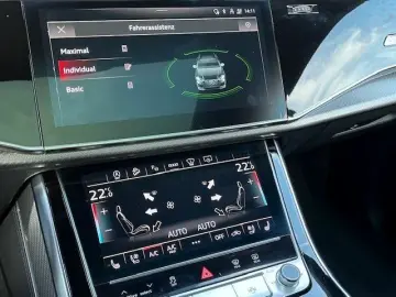 AUDI RSQ8 4.0 TFSI MATRIX HUD B&O PANO 23