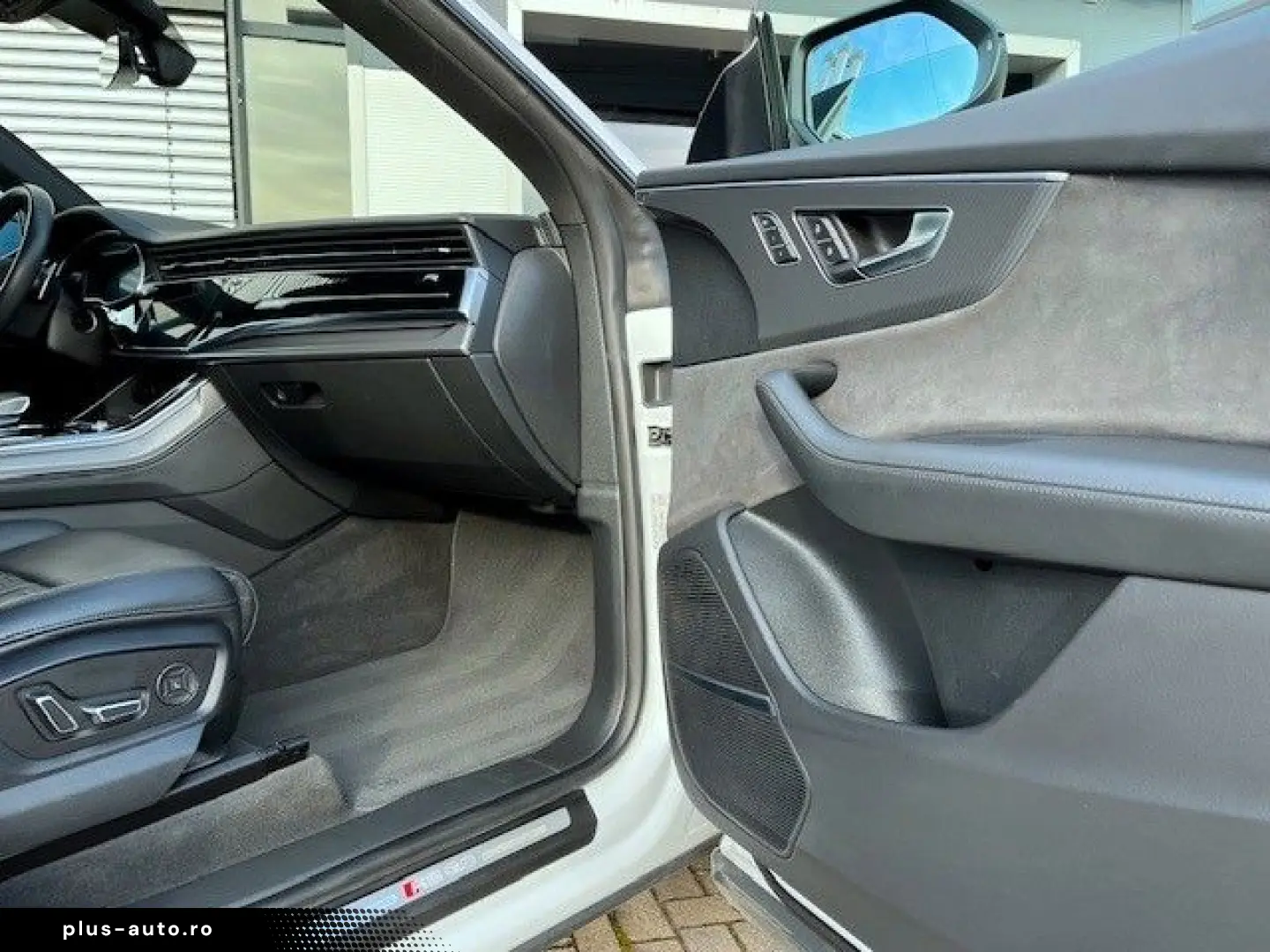 AUDI RSQ8 4.0 TFSI MATRIX HUD B&O PANO 23