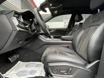 AUDI RS Q8 4.0 TFSI qu. BLACK MATRIX DYNAMIK HUD PANO
