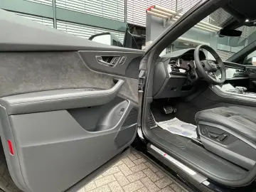 AUDI RS Q8 4.0 TFSI qu. BLACK MATRIX DYNAMIK HUD PANO