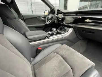 AUDI RS Q8 4.0 TFSI qu. BLACK MATRIX DYNAMIK HUD PANO
