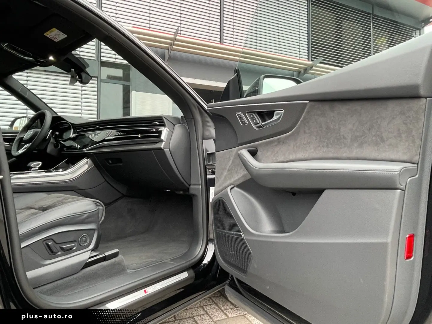 AUDI RS Q8 4.0 TFSI qu. BLACK MATRIX DYNAMIK HUD PANO