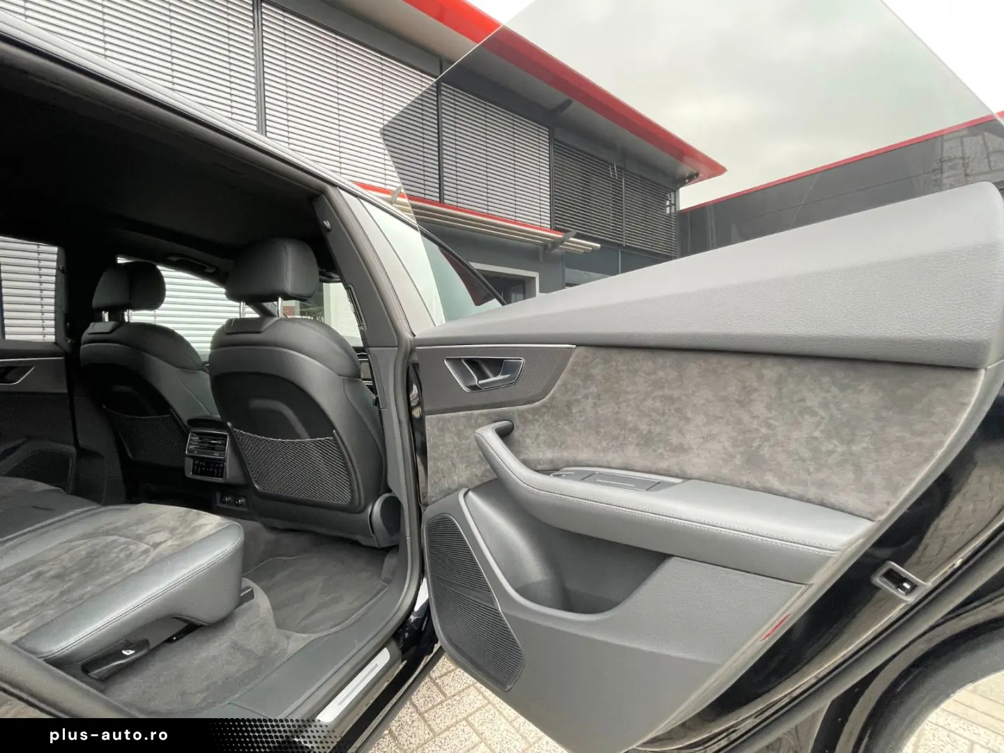 AUDI RS Q8 4.0 TFSI qu. BLACK MATRIX DYNAMIK HUD PANO