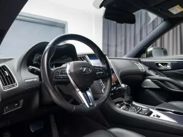 Infiniti Q60S Red Sport 3.0 T V6