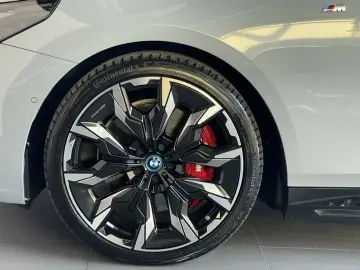 BMW i5 M60 xDrive