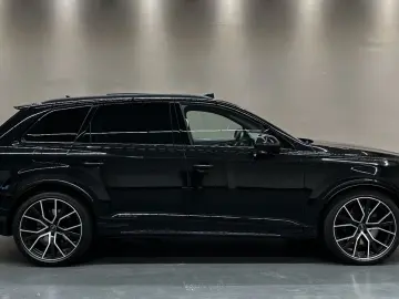 AUDI SQ7 4.0 TFSI quattro AUDI-Exclusive 1.HAND PANO