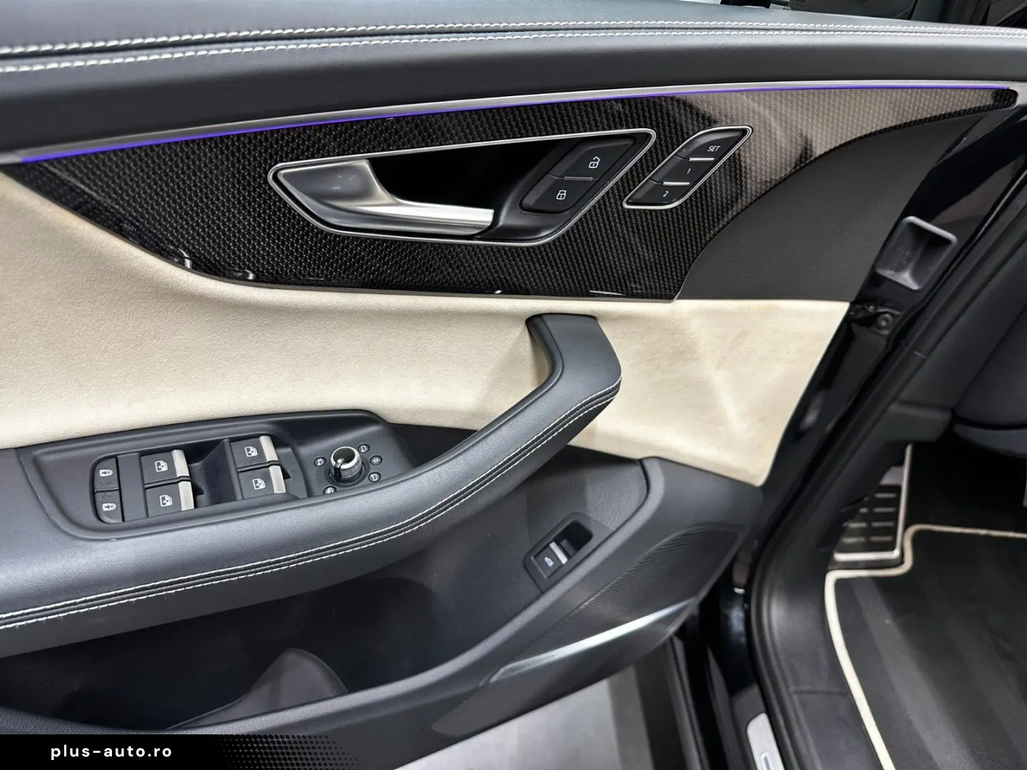 AUDI SQ7 4.0 TFSI quattro AUDI-Exclusive 1.HAND PANO