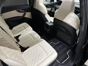 AUDI SQ7 4.0 TFSI quattro AUDI-Exclusive 1.HAND PANO