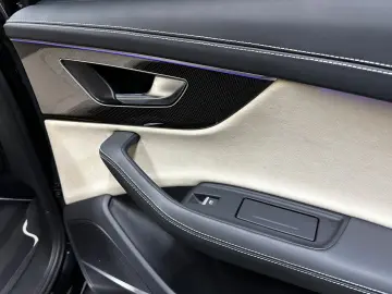 AUDI SQ7 4.0 TFSI quattro AUDI-Exclusive 1.HAND PANO