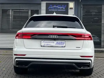 AUDI Q8 50 S Line Competition Plus  Pano AHK ACC VOLL