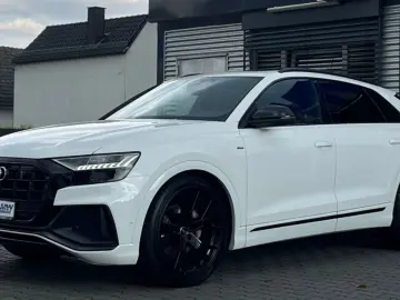 AUDI Q8 50 S Line Competition Plus  Pano AHK ACC VOLL