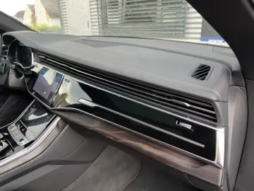 AUDI Q8 50 S Line Competition Plus  Pano AHK ACC VOLL