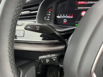 AUDI Q8 50 S Line Competition Plus  Pano AHK ACC VOLL