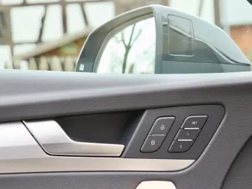 AUDI Q5 50TDI quattro PANO MATRX HUD AHK B&O KEYLESS