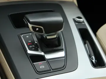 AUDI Q5 50TDI quattro PANO MATRX HUD AHK B&O KEYLESS