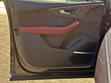 AUDI SQ7 TFSI BLACK PANO HUD 7-SITZER AHK B&O