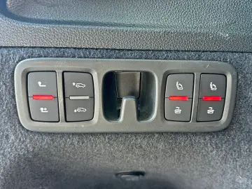 AUDI SQ7 TFSI BLACK PANO HUD 7-SITZER AHK B&O