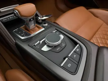 AUDI R8 Spyder Full Carbon Exclusive B&O 1 of 999