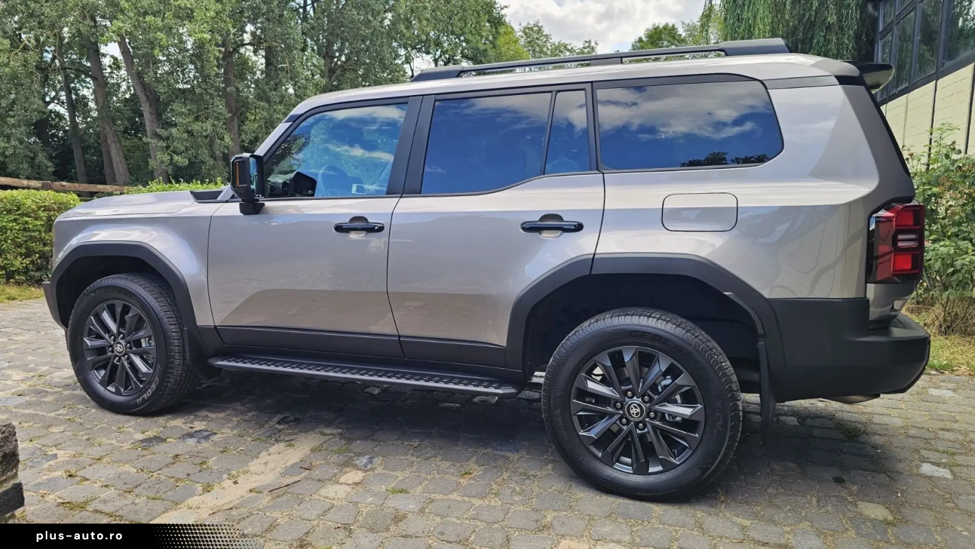 TOYOTA Land Cruiser 2.8 7 Sitz H-Up TEC JBL 360 PANORAM