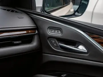 CADILLAC Escalade 6 2l Sport Platinum ESV Nachtsicht LPG