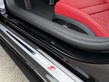 Audi R8 Spyder 5.2 FSI quat perfm. 1. Hd MwSt 3x Carbo