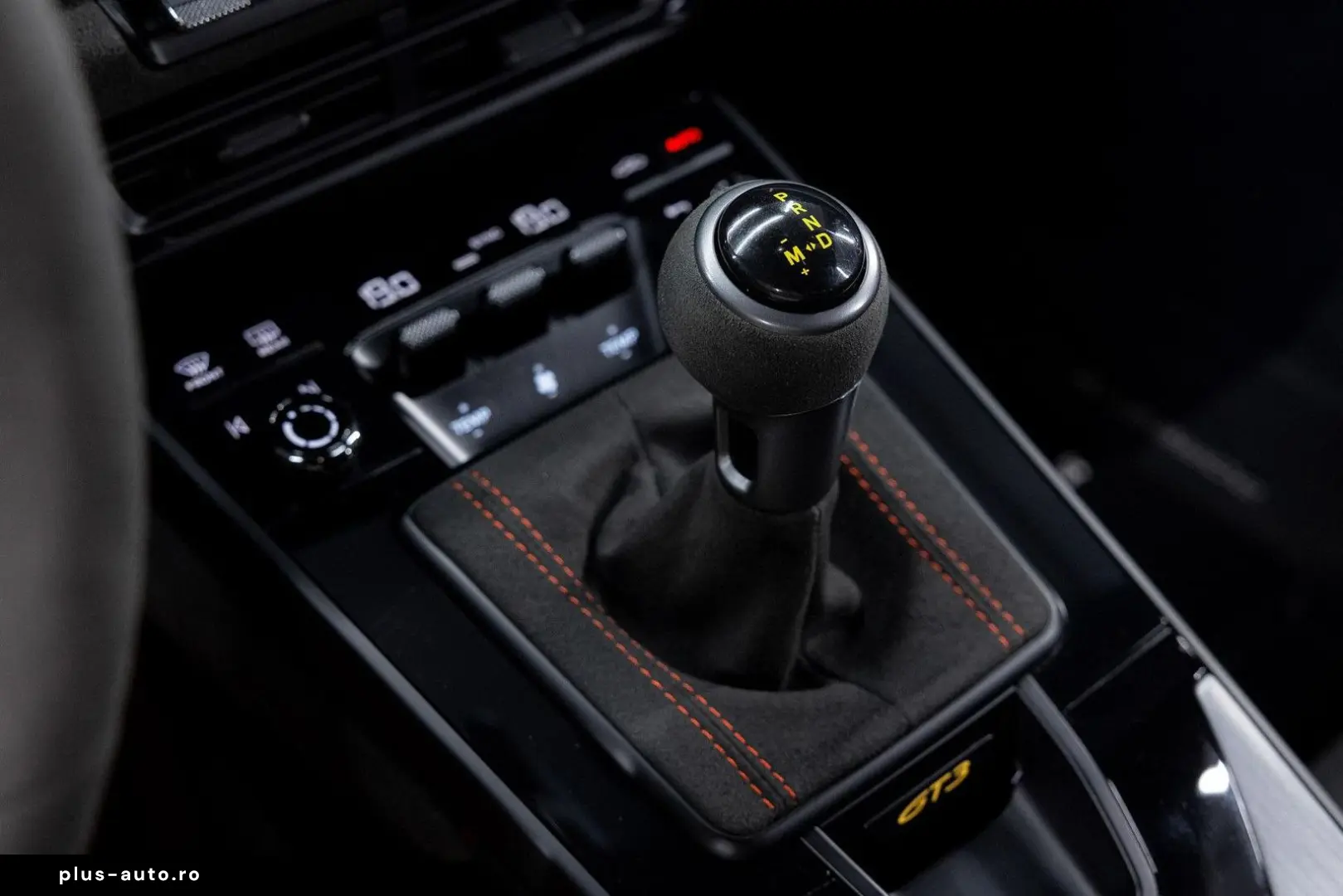 PORSCHE 992 992 GT3 LIFT   PDLS   CARBON SEATS   CLUBSPO