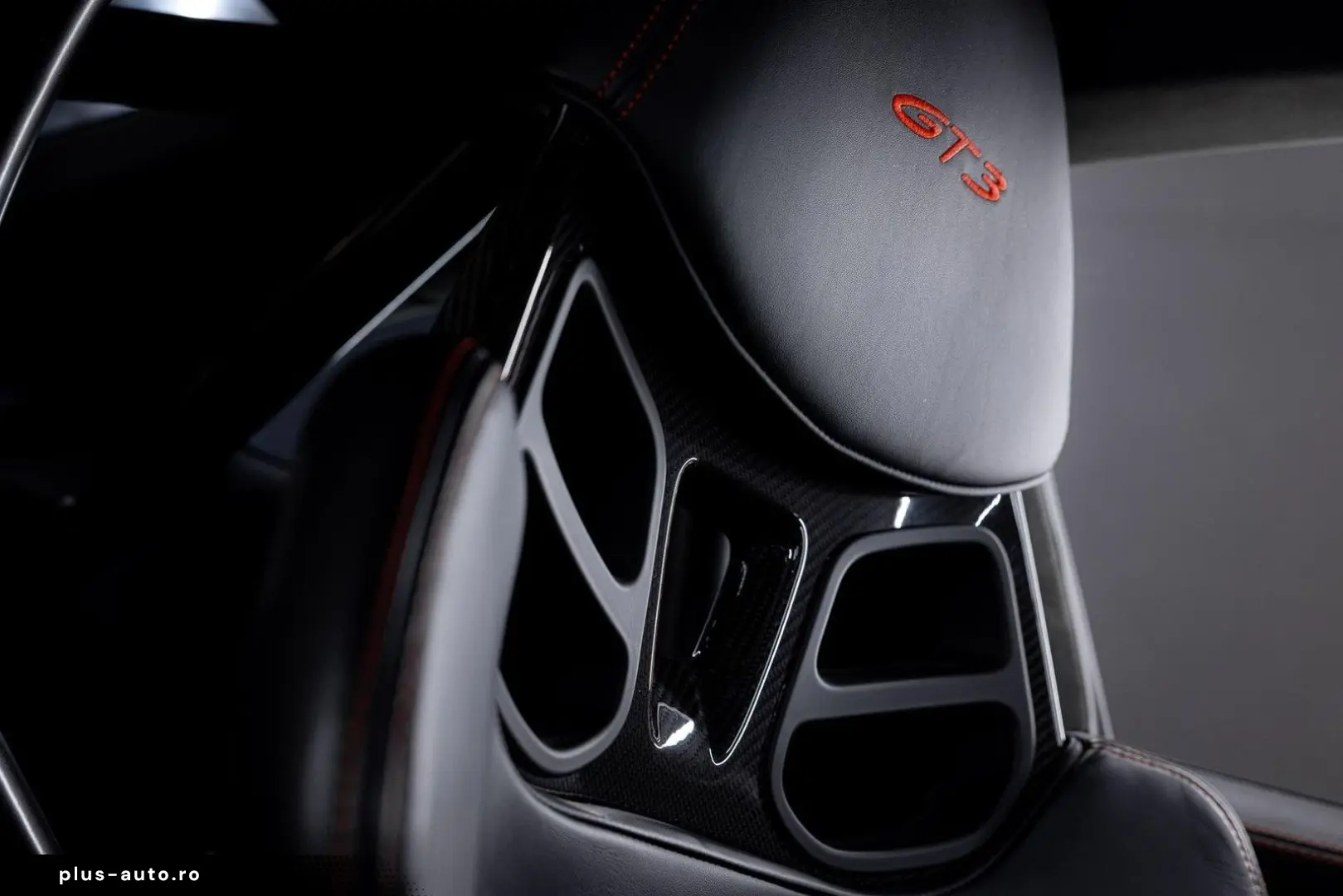 PORSCHE 992 992 GT3 LIFT   PDLS   CARBON SEATS   CLUBSPO