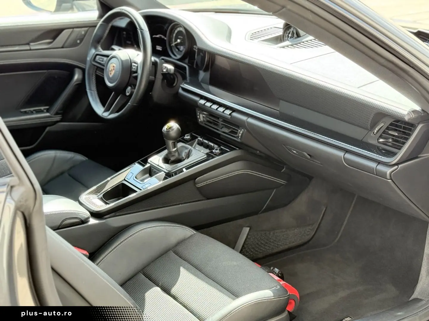 PORSCHE 992 GT3  Touring   6-Speed MANUAL !!