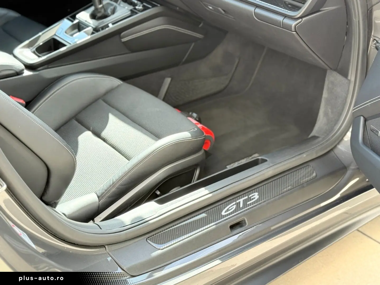 PORSCHE 992 GT3  Touring   6-Speed MANUAL !!
