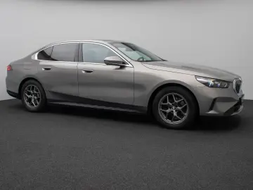 BMW 520d Kamera DAB Leder Ad.LED Alarm Sport 18Zoll