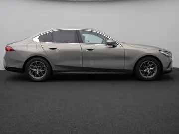 BMW 520d Kamera DAB Leder Ad.LED Alarm Sport 18Zoll