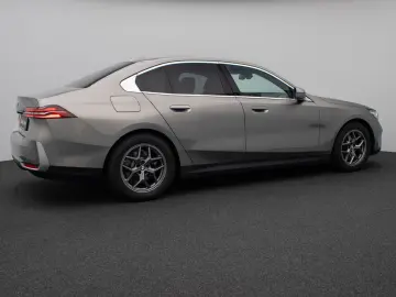 BMW 520d Kamera DAB Leder Ad.LED Alarm Sport 18Zoll