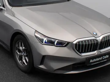 BMW 520d Kamera DAB Leder Ad.LED Alarm Sport 18Zoll
