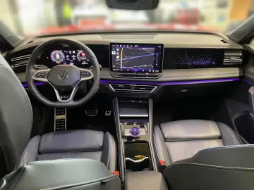 VW Tiguan 2.0 TDI 4M R-Line  AHK PANO NAVI KAMERA