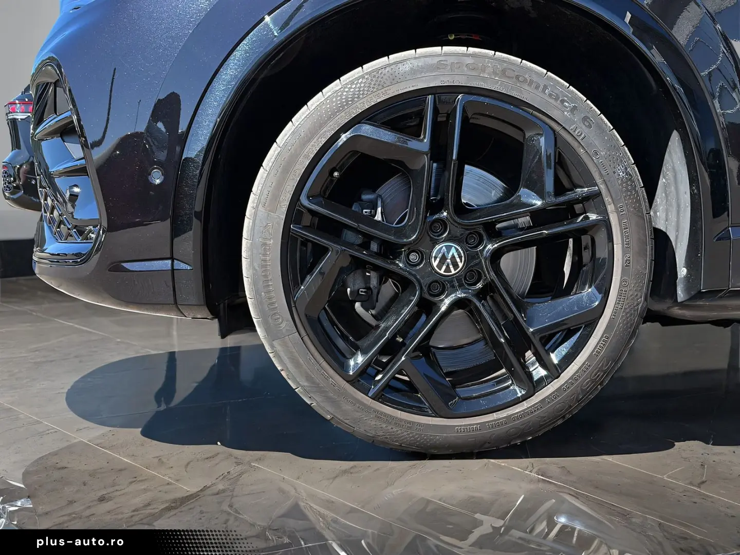 VW Tiguan R-Line 2.0TDI DSG 4M  AHK 360  PANO STDHZ
