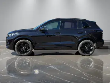 VW Tiguan R-Line 2.0TDI DSG 4M  AHK 360  PANO STDHZ
