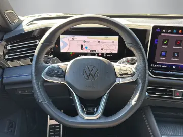 VW Tiguan R-Line 2.0TDI DSG 4M  AHK 360  PANO STDHZ
