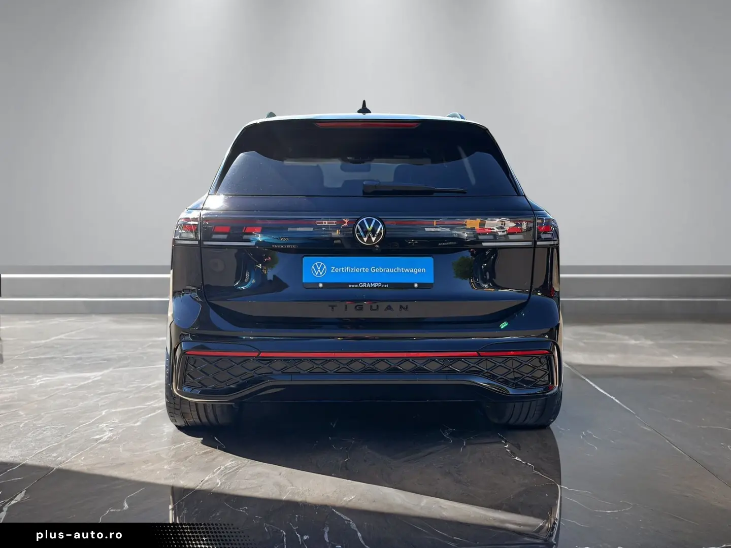 VW Tiguan R-Line 2.0TDI DSG 4M  AHK 360  PANO STDHZ