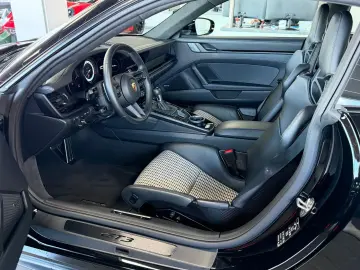 Porsche 992 GT3 Touring LIFT SCALe Approved 02.27