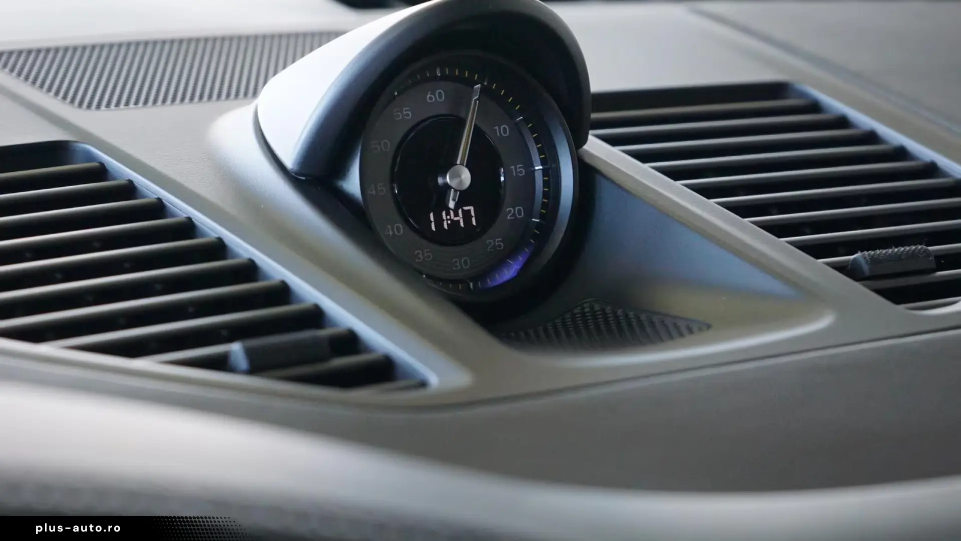 Porsche 992 GT3 Touring LIFT SCALe Approved 02.27