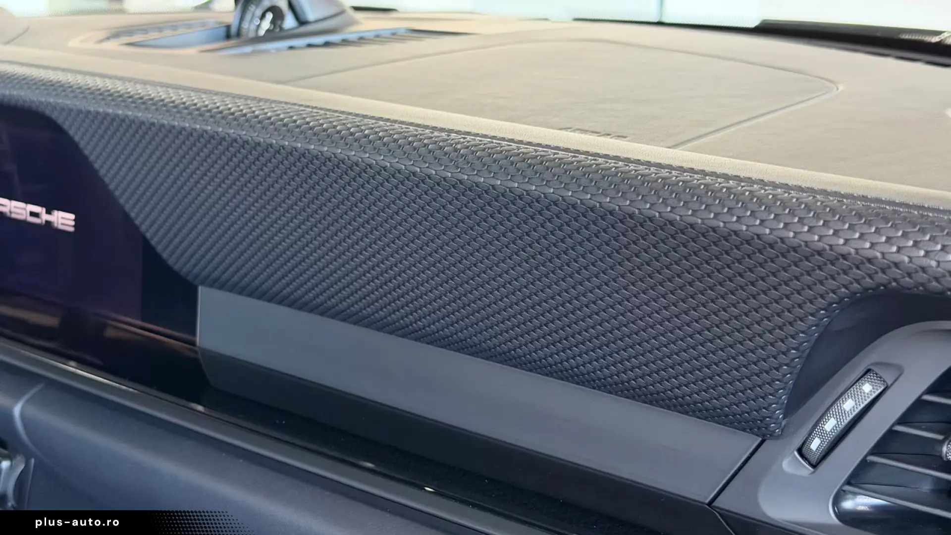 Porsche 992 GT3 Touring LIFT SCALe Approved 02.27