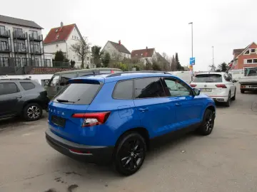 SKODA Karoq Ambition 2.0TDI DSG  NAVI Sitzheizung Temp