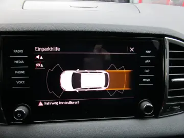 SKODA Karoq Ambition 2.0TDI DSG  NAVI Sitzheizung Temp