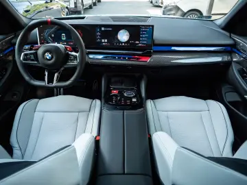 BMW M5 Sedan (G90)