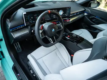 BMW M5 Sedan (G90)