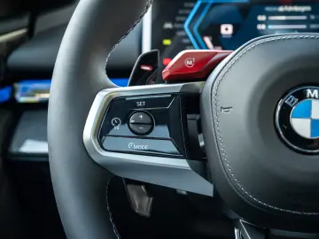 BMW M5 Sedan (G90)
