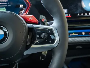 BMW M5 Sedan (G90)
