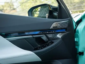 BMW M5 Sedan (G90)