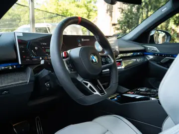 BMW M5 Sedan (G90)